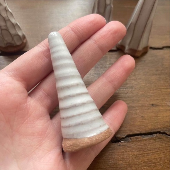 Handmade pottery ring holders set of 4 - Picture 2 of 3
